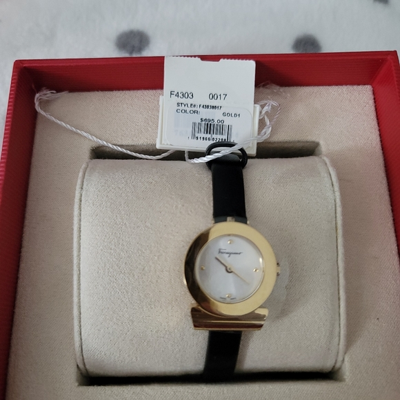 Salvatore Ferragamo watchp - Picture 7 of 8